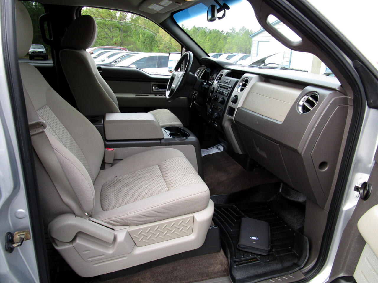 Ford F-150 4WD SuperCrew 145" XLT 2010