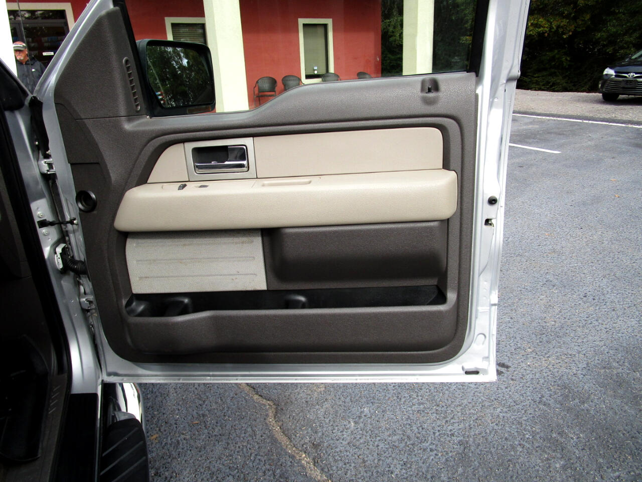 Ford F-150 4WD SuperCrew 145" XLT 2010