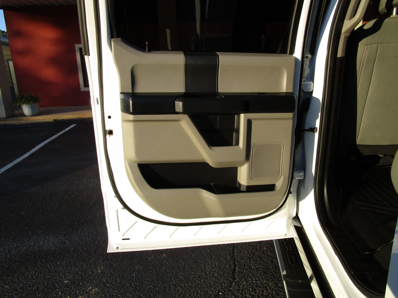 Ford Super Duty F-250 SRW XL 4WD Crew Cab 8' Box 2021