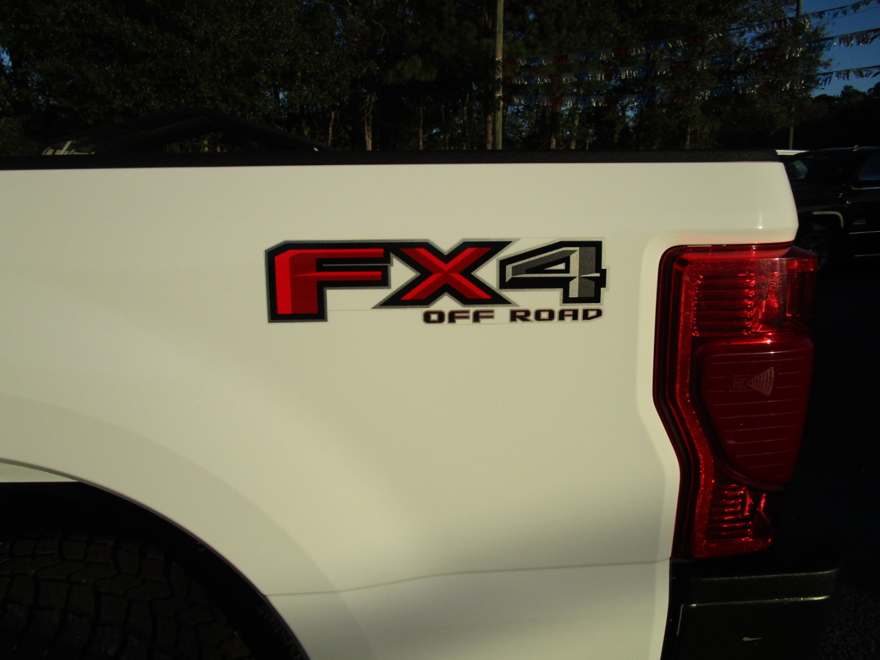 Ford Super Duty F-250 SRW XL 4WD Crew Cab 8' Box 2021