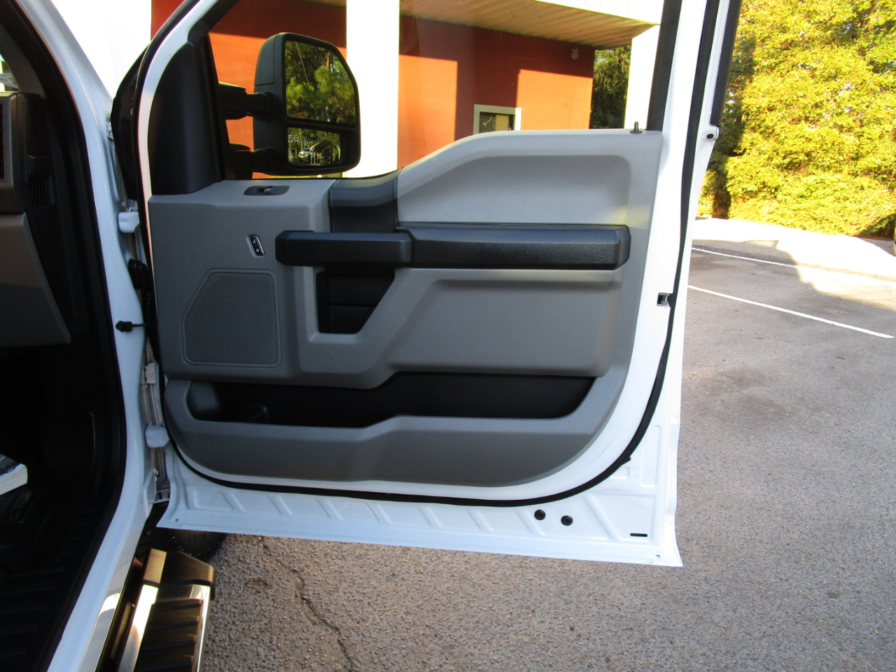 Ford Super Duty F-250 SRW XL 4WD Crew Cab 8' Box 2021