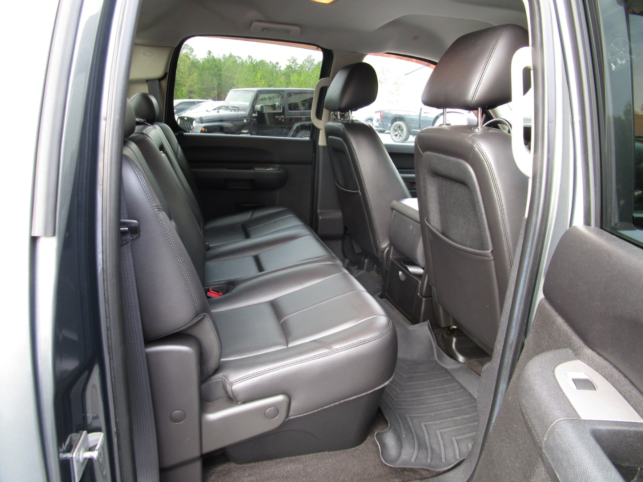 Chevrolet Silverado 1500 2WD Crew Cab 143.5" LT 2011