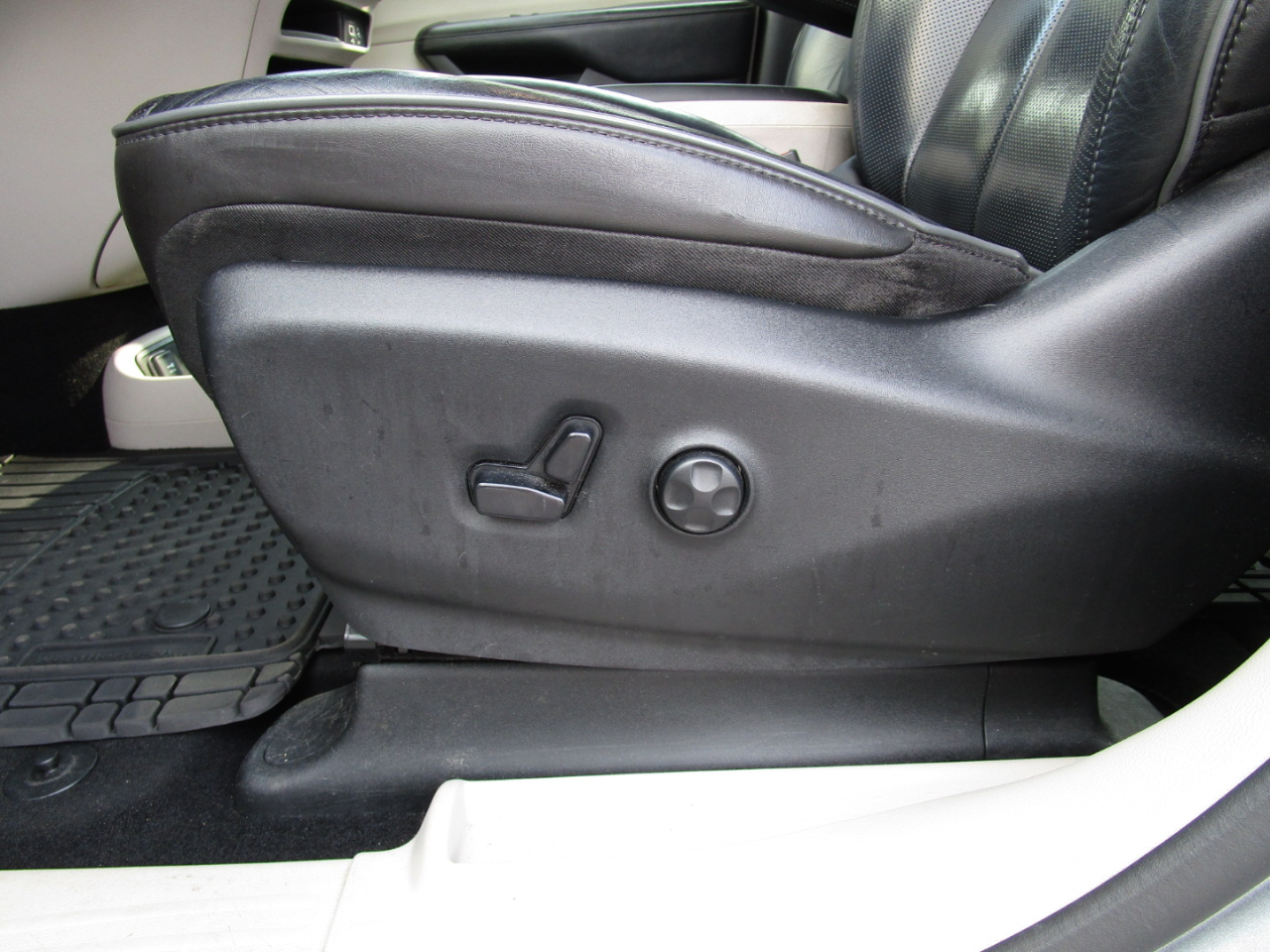 Chrysler Pacifica Limited FWD 2020