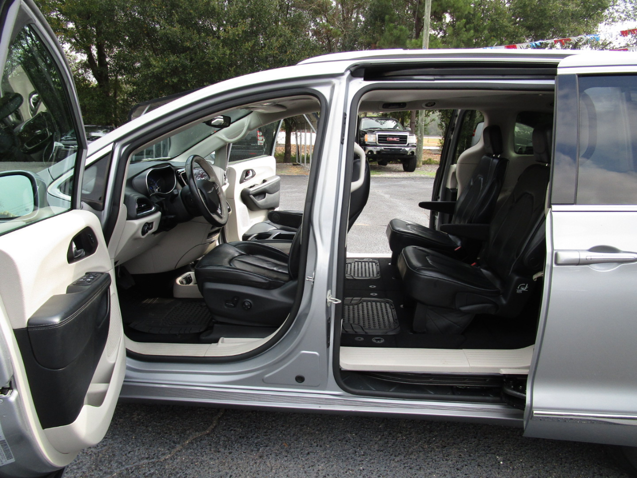 Chrysler Pacifica Limited FWD 2020