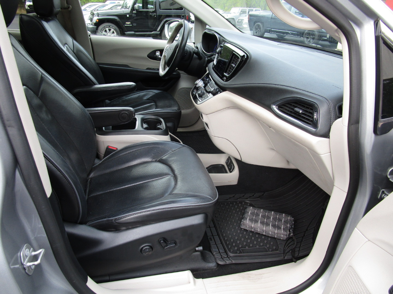 Chrysler Pacifica Limited FWD 2020