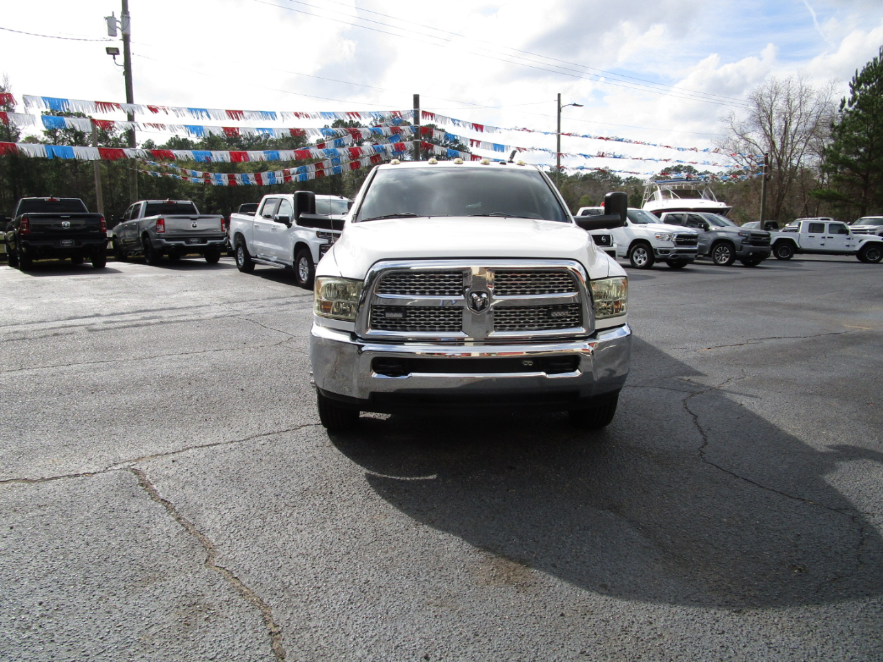 RAM 3500 4WD Crew Cab 172" WB 60" CA Tradesman 2015