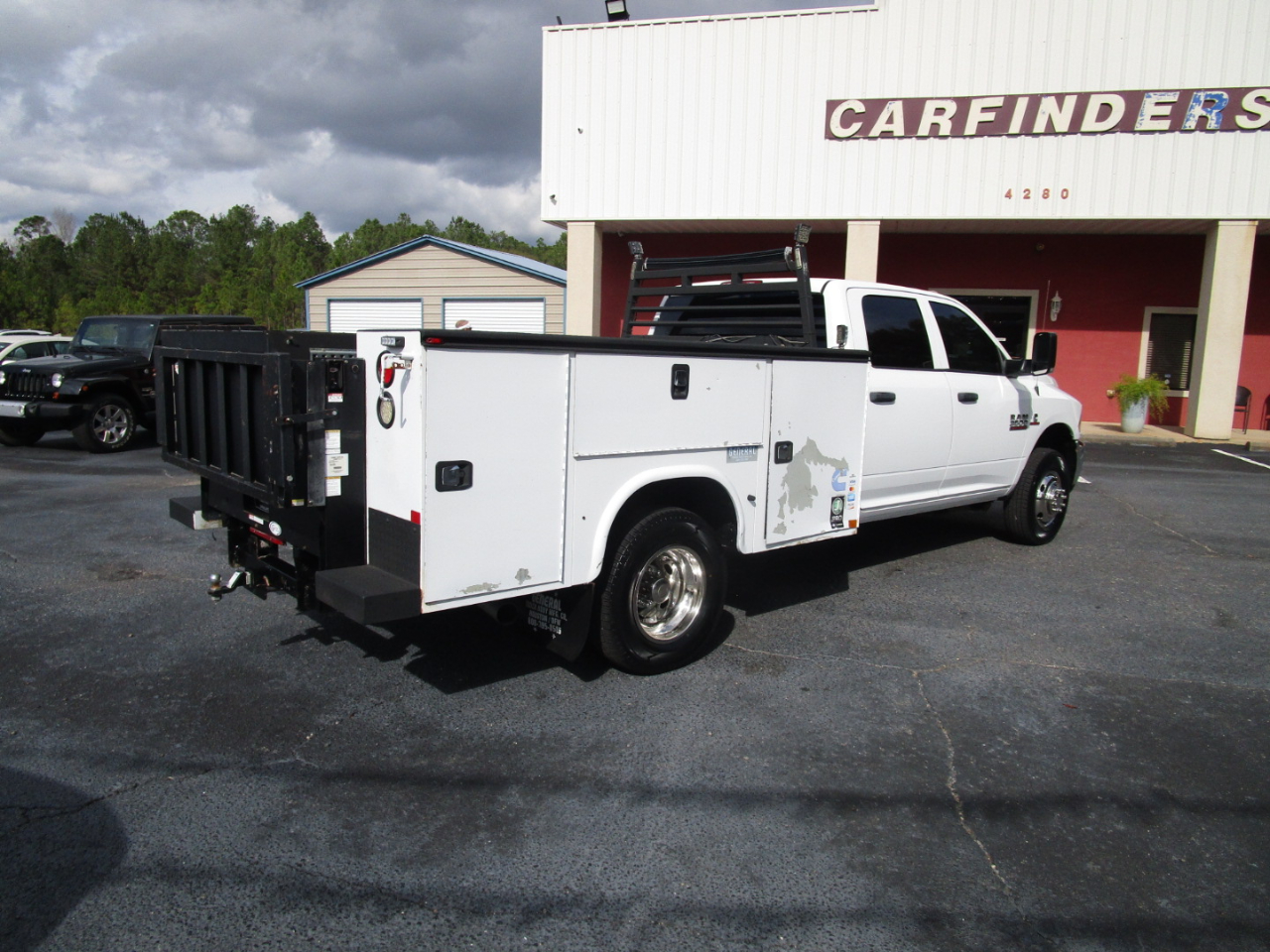 RAM 3500 4WD Crew Cab 172" WB 60" CA Tradesman 2015
