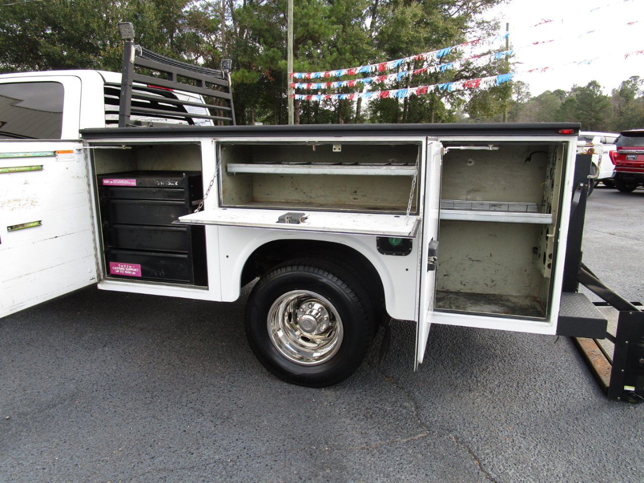 RAM 3500 4WD Crew Cab 172" WB 60" CA Tradesman 2015