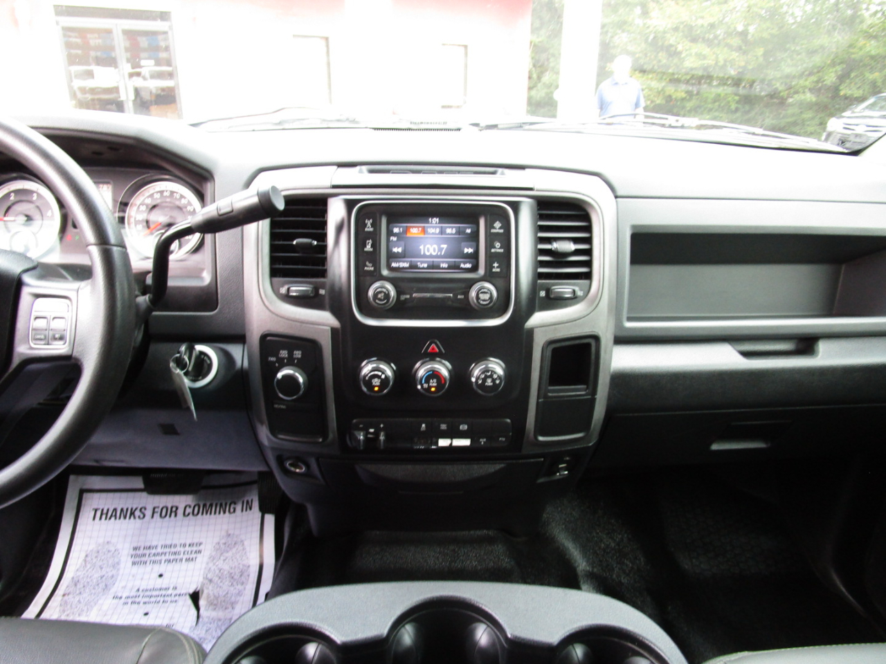 RAM 3500 4WD Crew Cab 172" WB 60" CA Tradesman 2015