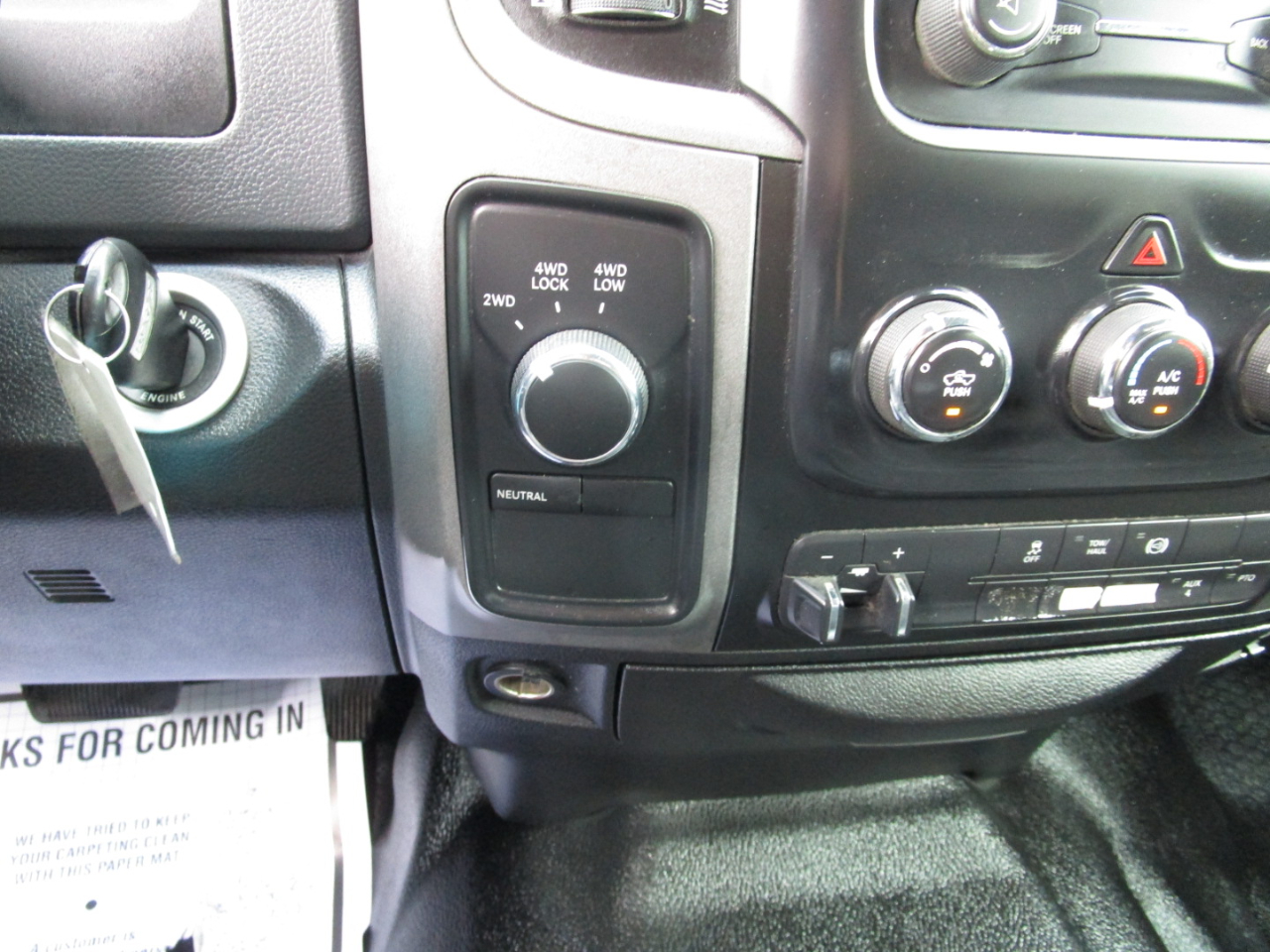 RAM 3500 4WD Crew Cab 172" WB 60" CA Tradesman 2015