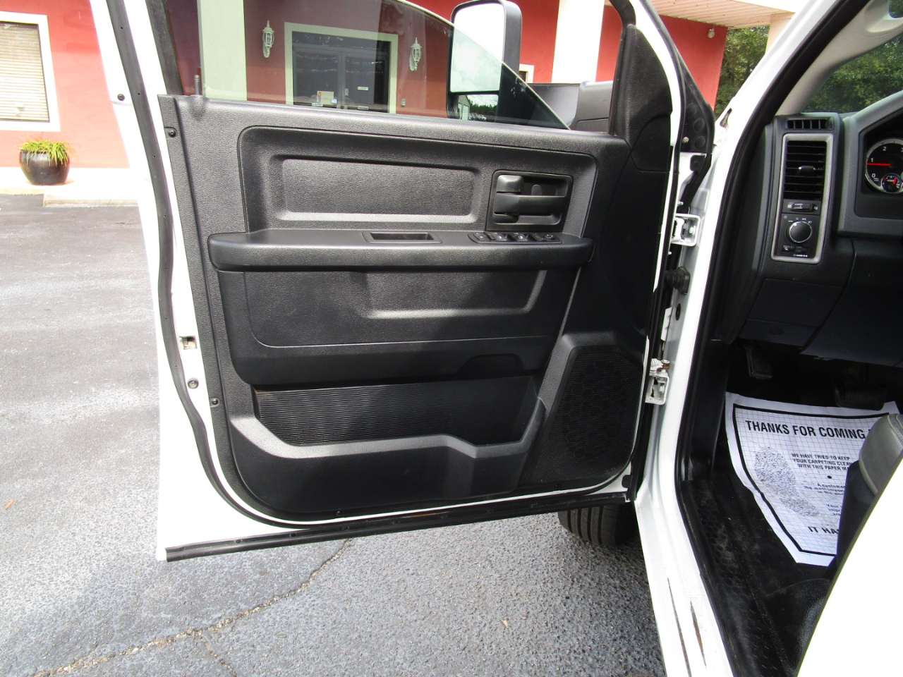 RAM 3500 4WD Crew Cab 172" WB 60" CA Tradesman 2015