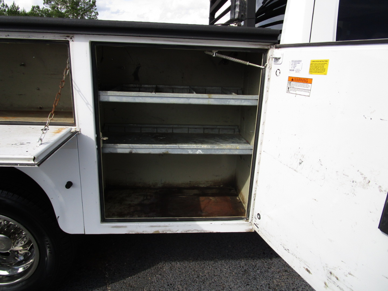 RAM 3500 4WD Crew Cab 172" WB 60" CA Tradesman 2015