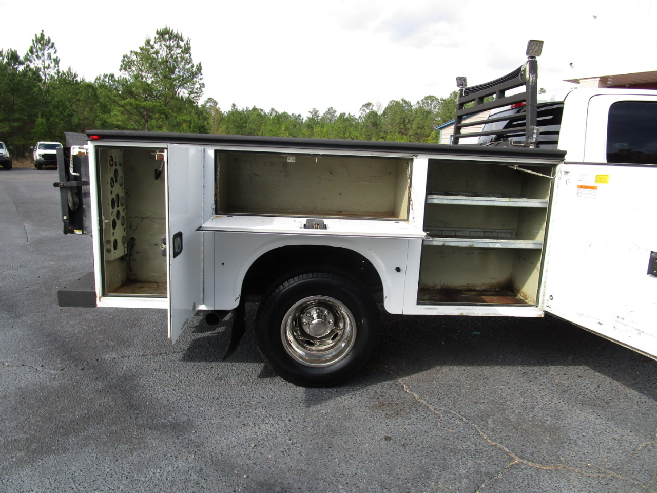 RAM 3500 4WD Crew Cab 172" WB 60" CA Tradesman 2015