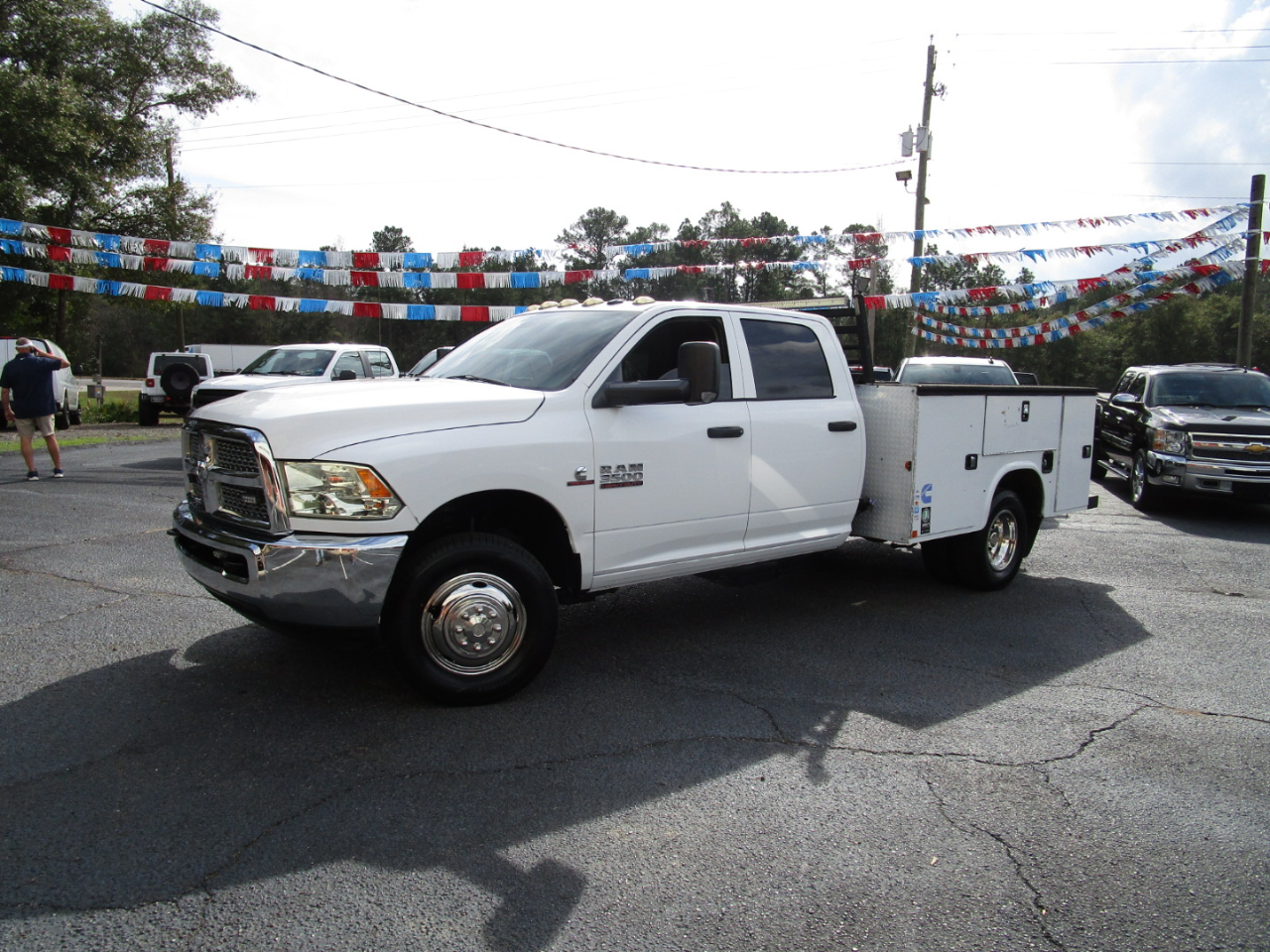 RAM 3500 4WD Crew Cab 172" WB 60" CA Tradesman 2015