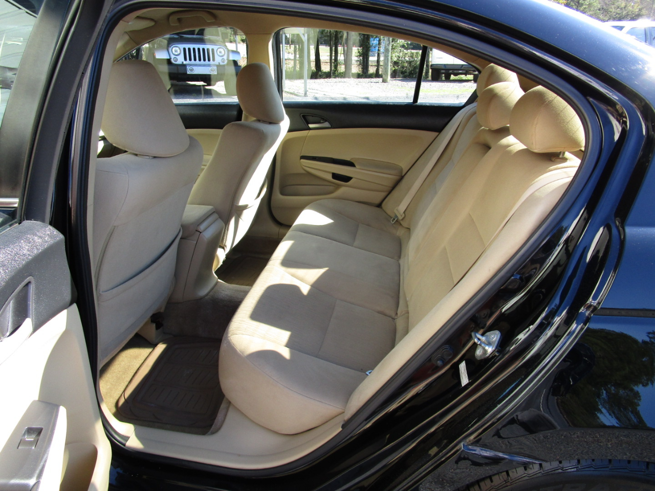 Honda Accord Sdn 4dr I4 Auto LX-P 2011