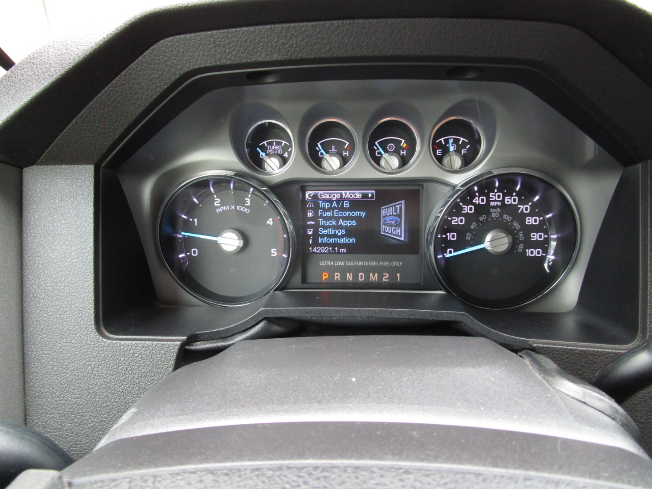 Ford Super Duty F-250 SRW 4WD Crew Cab 156" Lariat 2016