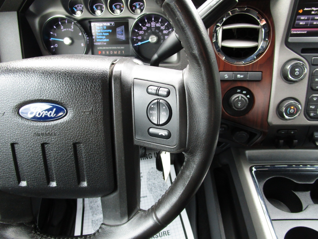 Ford Super Duty F-250 SRW 4WD Crew Cab 156" Lariat 2016