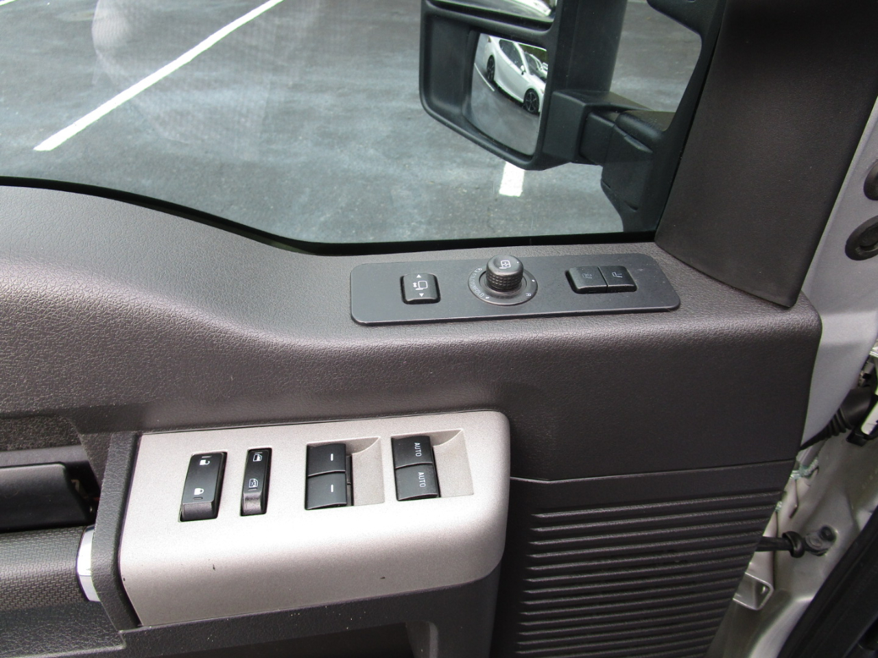 Ford Super Duty F-250 SRW 4WD Crew Cab 156" Lariat 2016