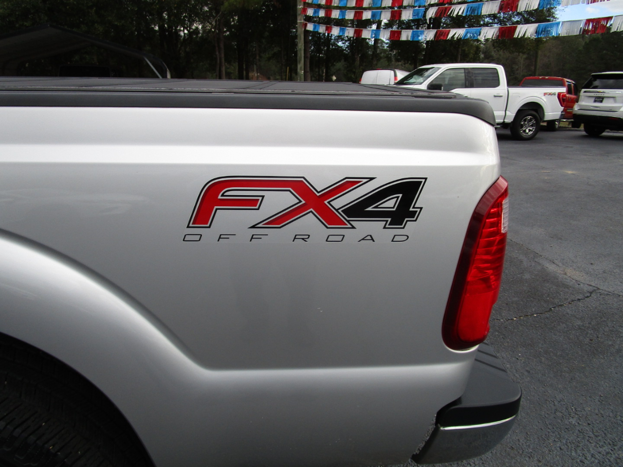 Ford Super Duty F-250 SRW 4WD Crew Cab 156" Lariat 2016