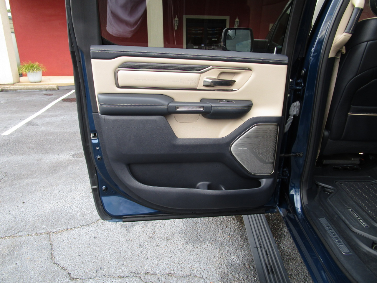 RAM 1500 Limited 4x4 Crew Cab 5'7" Box 2021