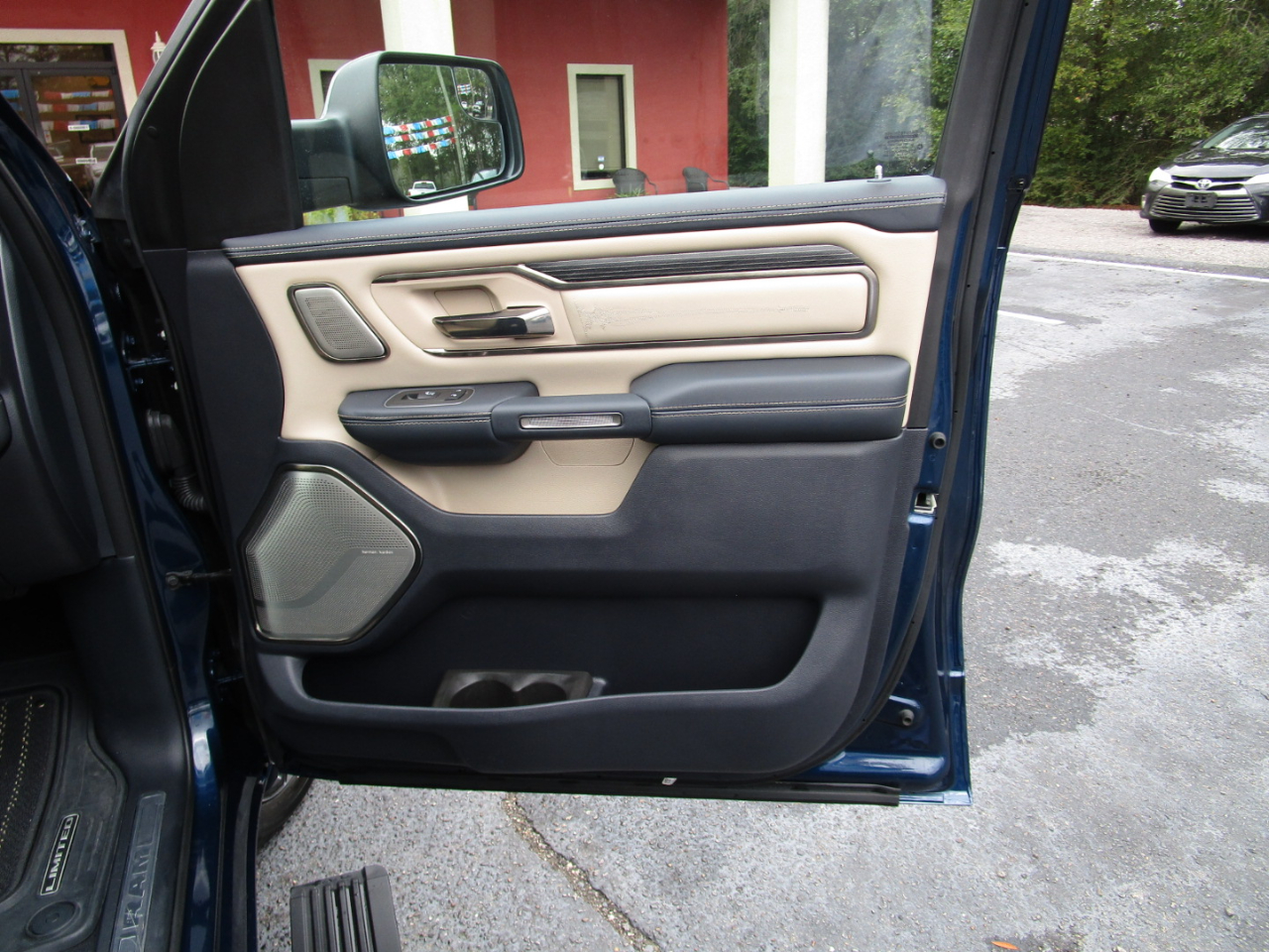 RAM 1500 Limited 4x4 Crew Cab 5'7" Box 2021