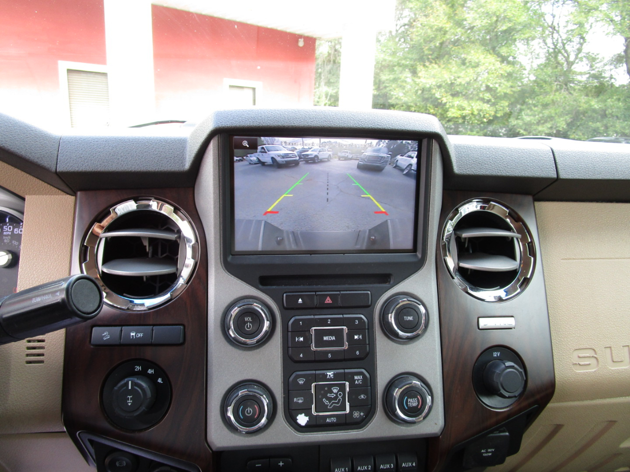 Ford Super Duty F-250 SRW 4WD Crew Cab 172" Lariat 2015