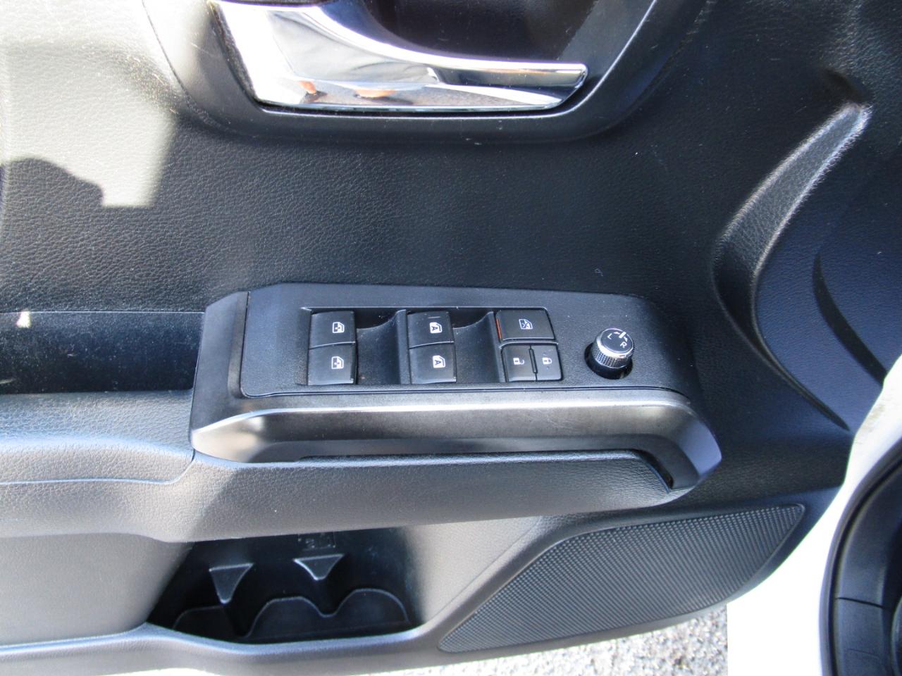 Toyota Tacoma 2WD Double Cab V6 AT TRD Off Road (Natl) 2016