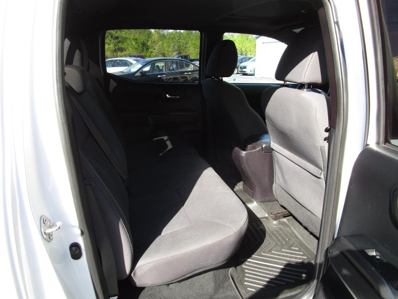 Toyota Tacoma 2WD Double Cab V6 AT TRD Off Road (Natl) 2016