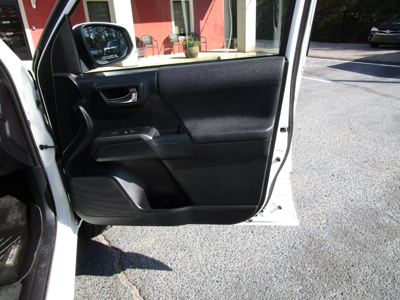 Toyota Tacoma 2WD Double Cab V6 AT TRD Off Road (Natl) 2016