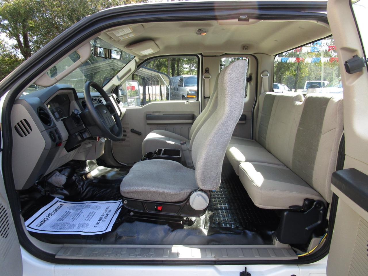 Ford Super Duty F-250 SRW 2WD SuperCab 142" XL 2008