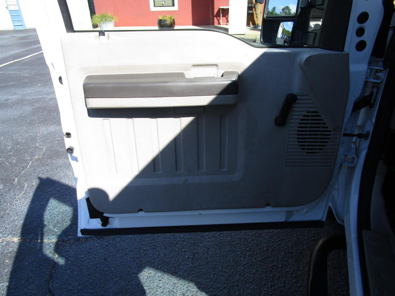 Ford Super Duty F-250 SRW 2WD SuperCab 142" XL 2008