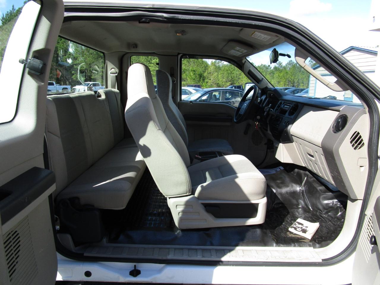 Ford Super Duty F-250 SRW 2WD SuperCab 142" XL 2008