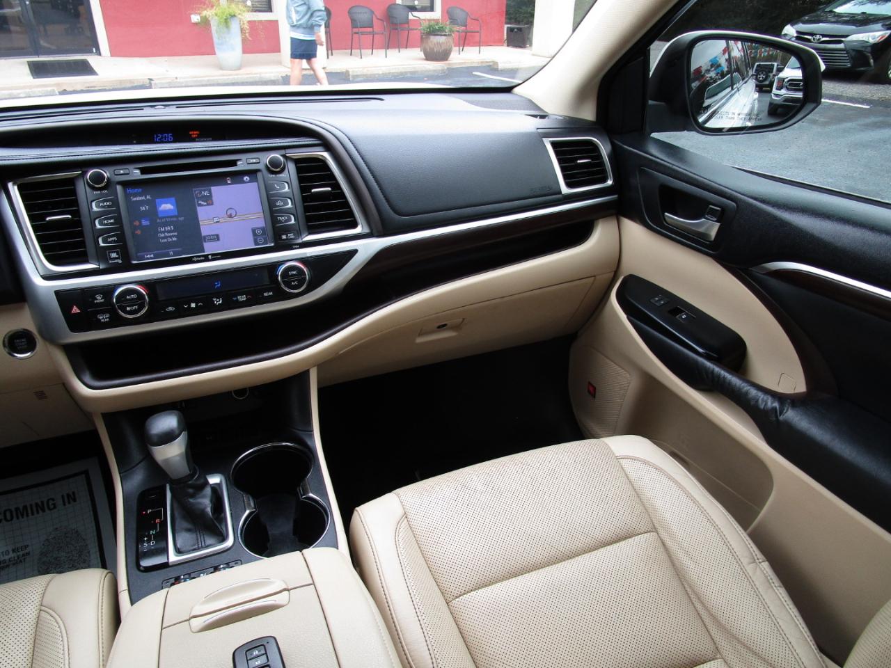 Toyota Highlander FWD 4dr V6  Limited (Natl) 2014