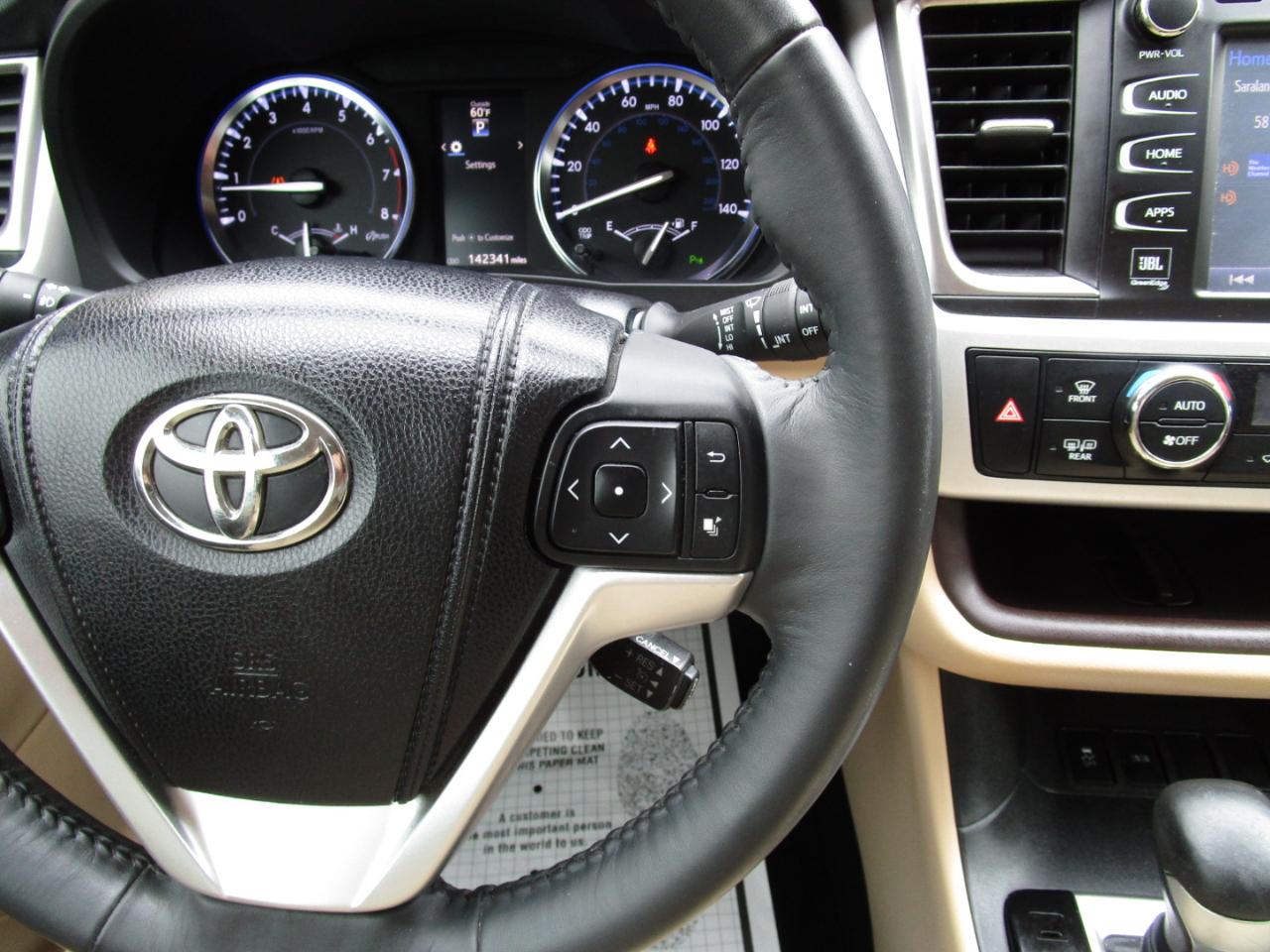 Toyota Highlander FWD 4dr V6  Limited (Natl) 2014
