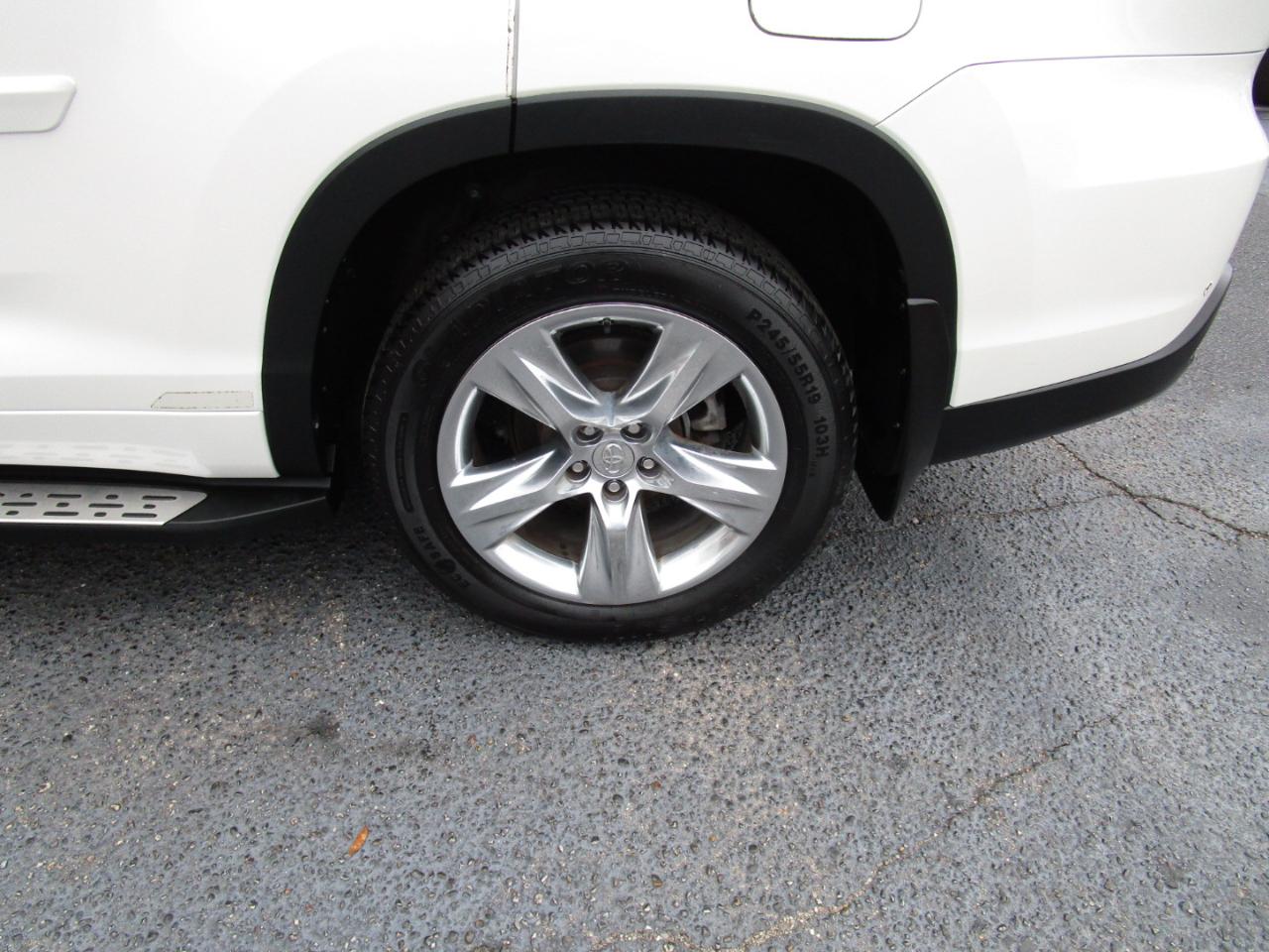 Toyota Highlander FWD 4dr V6  Limited (Natl) 2014