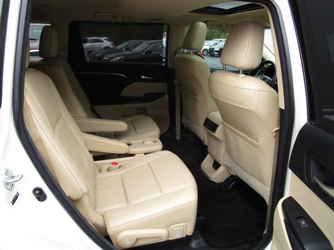 Toyota Highlander FWD 4dr V6  Limited (Natl) 2014