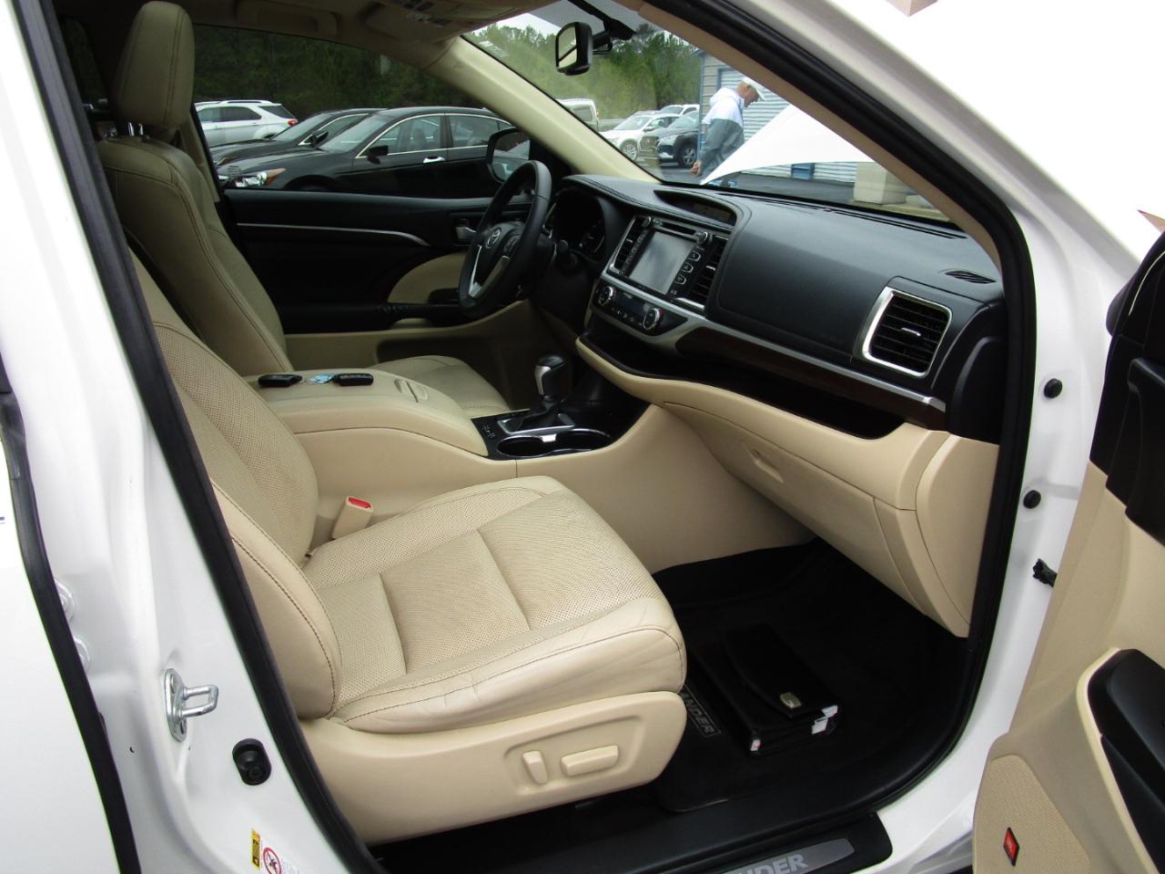 Toyota Highlander FWD 4dr V6  Limited (Natl) 2014