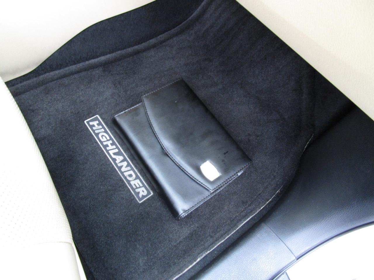 Toyota Highlander FWD 4dr V6  Limited (Natl) 2014