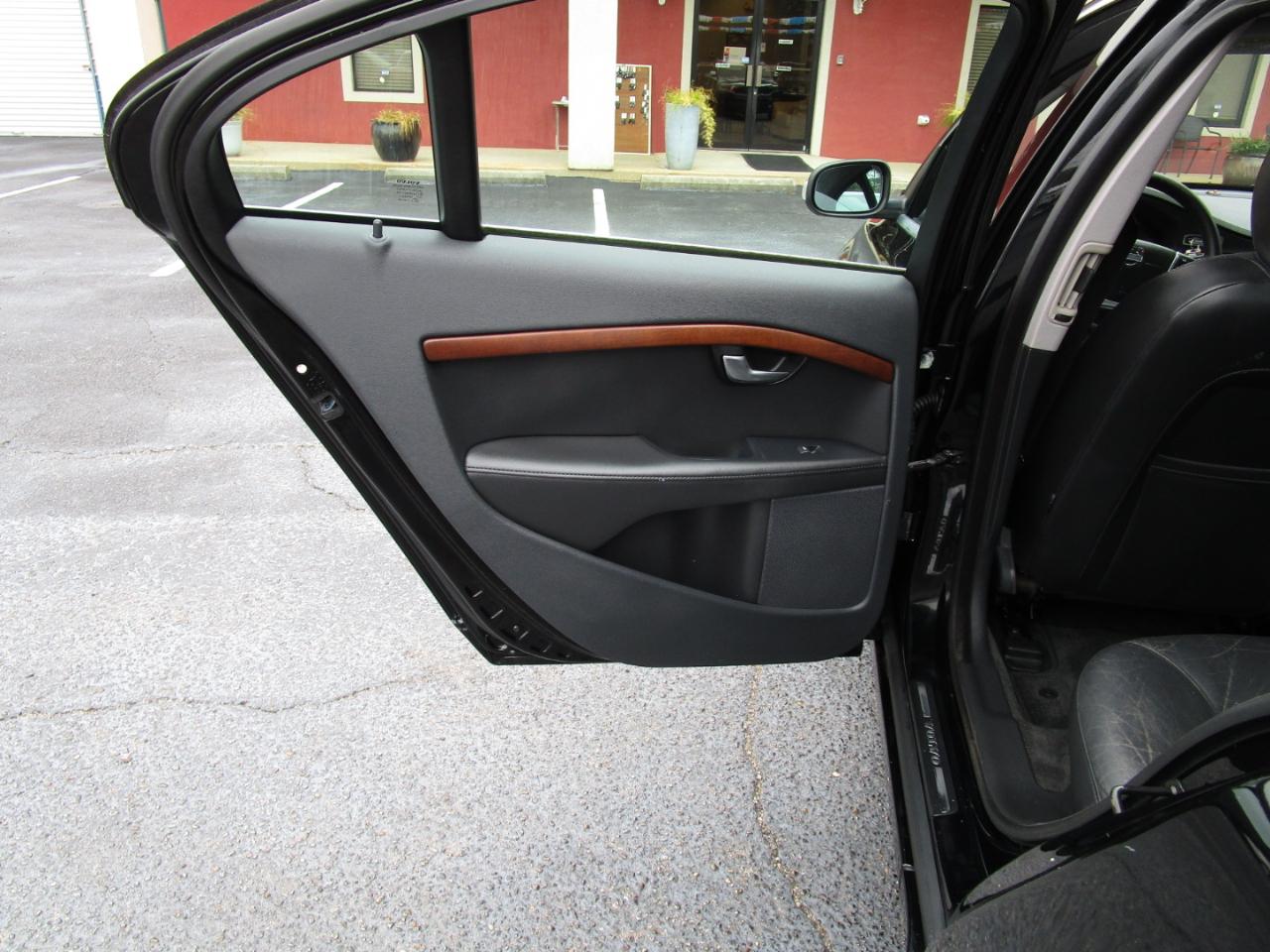 Volvo S80 4dr Sdn 3.2L FWD 2011