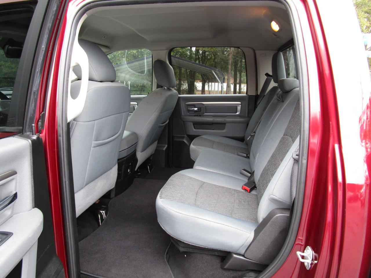 RAM 1500 Classic Lone Star 4x2 Crew Cab 5'7" Box 2019