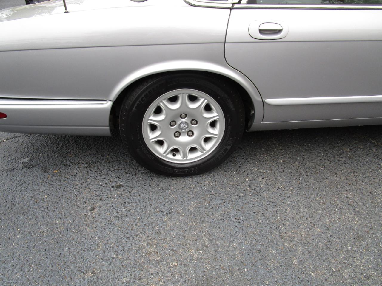 Jaguar XJ 4dr Sdn L 2001