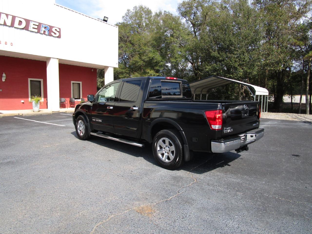 Nissan Titan 2WD Crew Cab SWB SV 2015