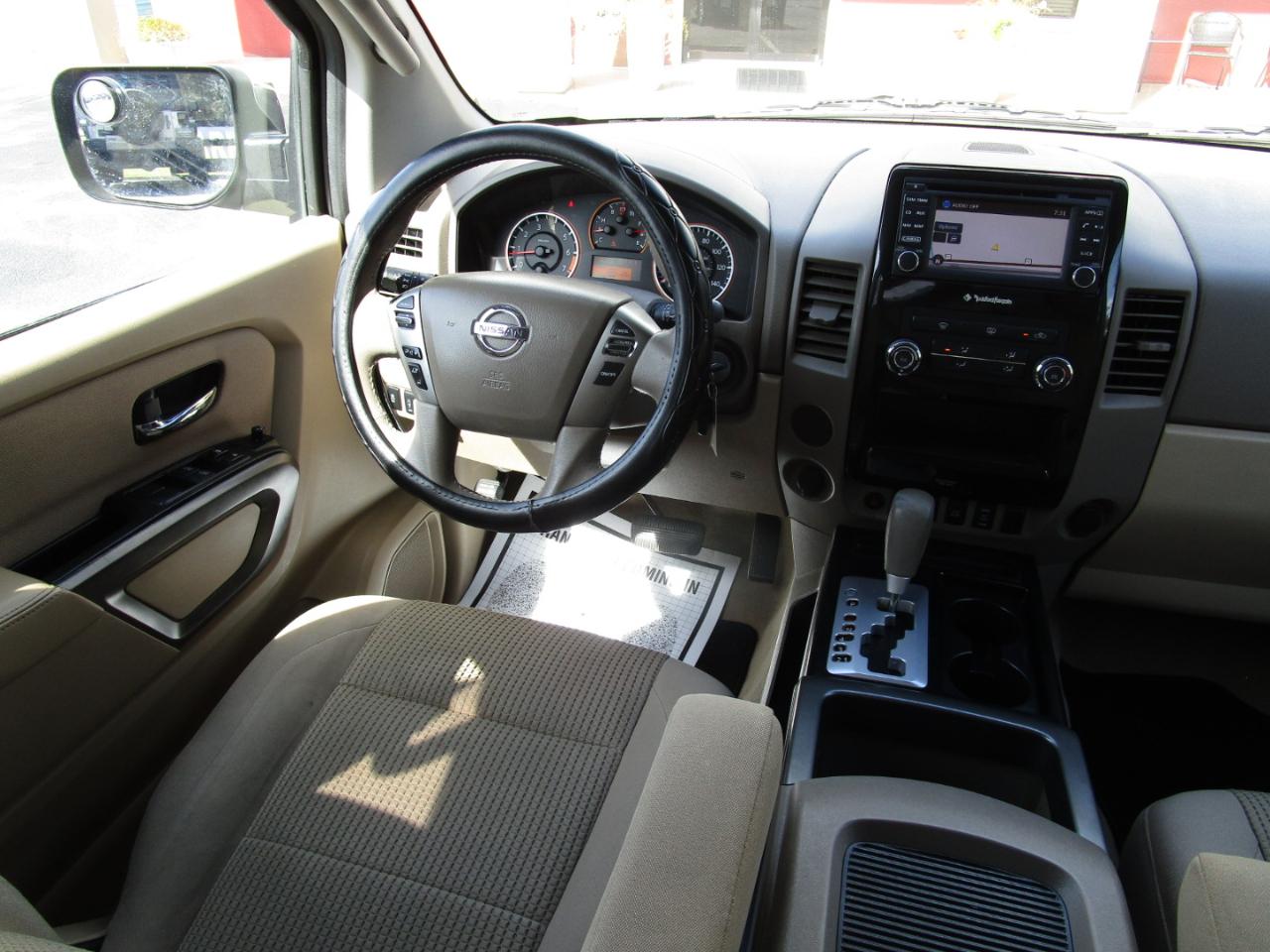 Nissan Titan 2WD Crew Cab SWB SV 2015