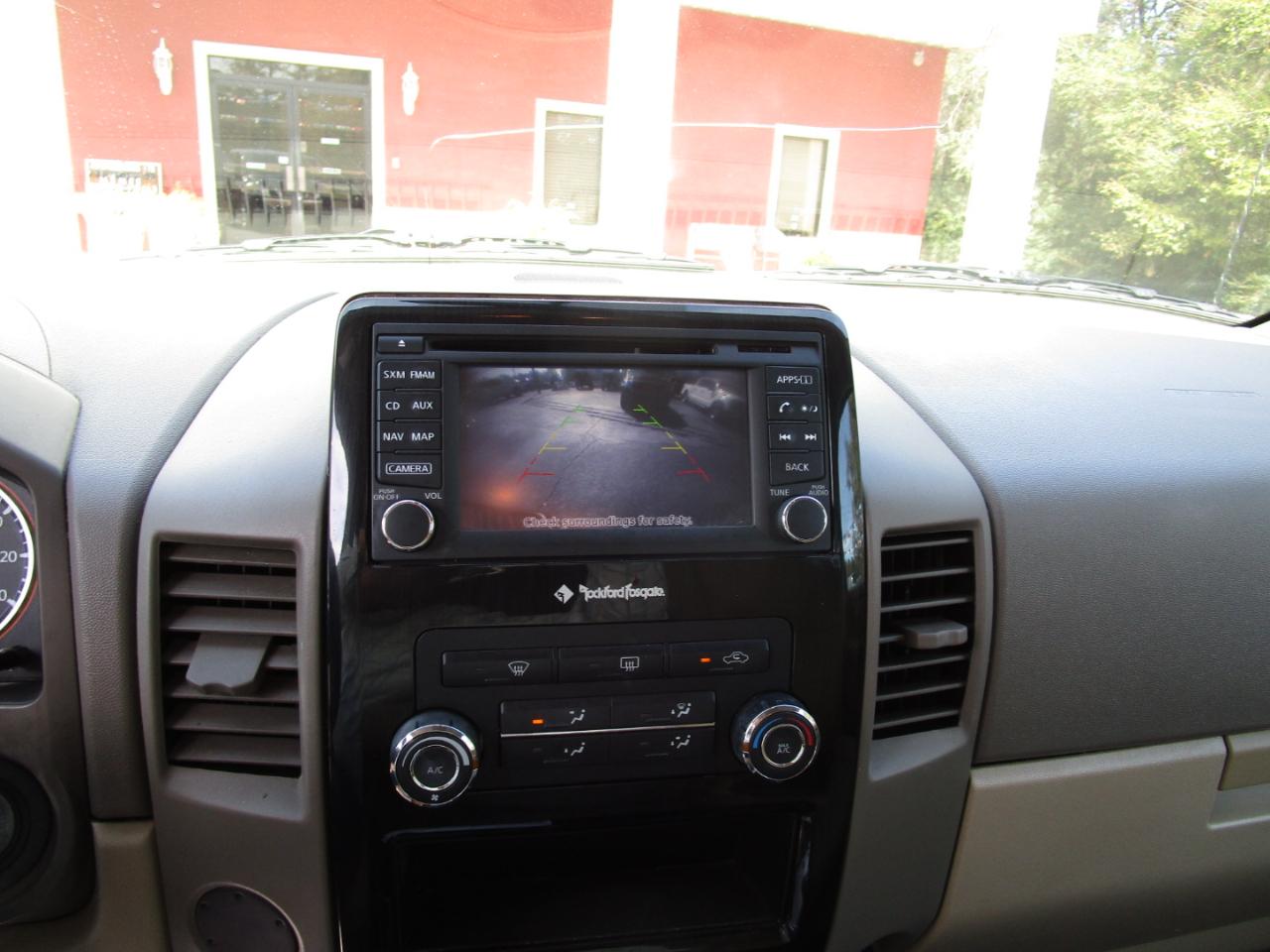 Nissan Titan 2WD Crew Cab SWB SV 2015