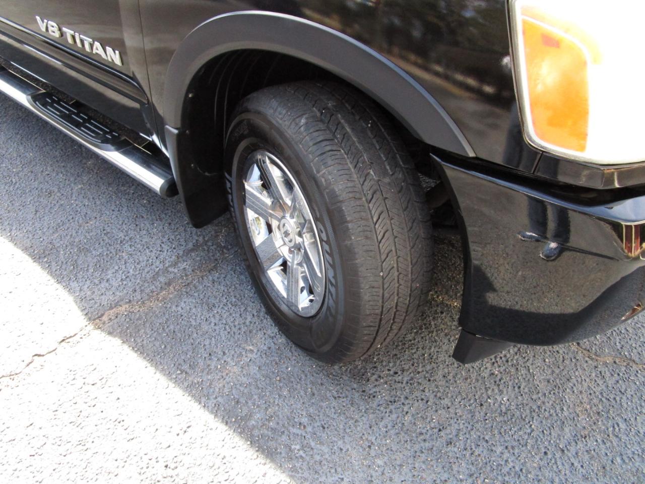 Nissan Titan 2WD Crew Cab SWB SV 2015