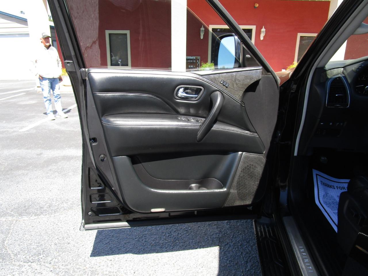 Infiniti QX80 LUXE AWD 2020