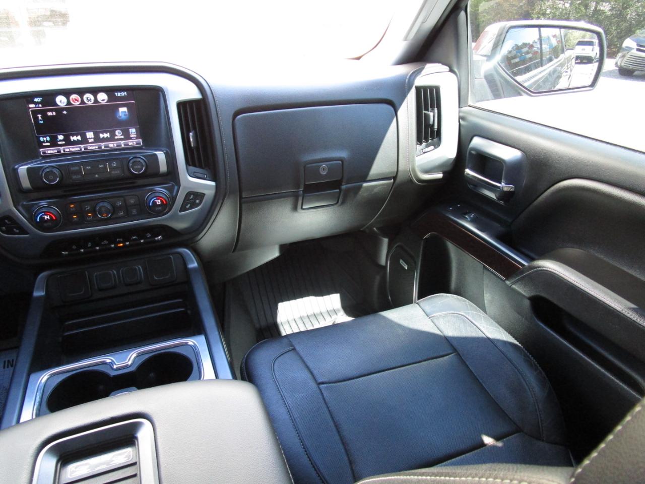 GMC Sierra 1500 4WD Crew Cab 143.5" SLT 2017