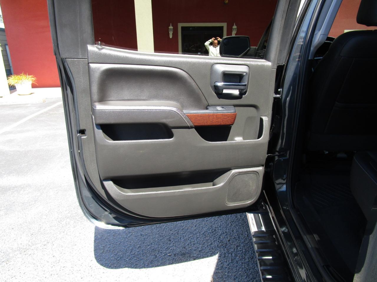 GMC Sierra 1500 4WD Crew Cab 143.5" SLT 2017