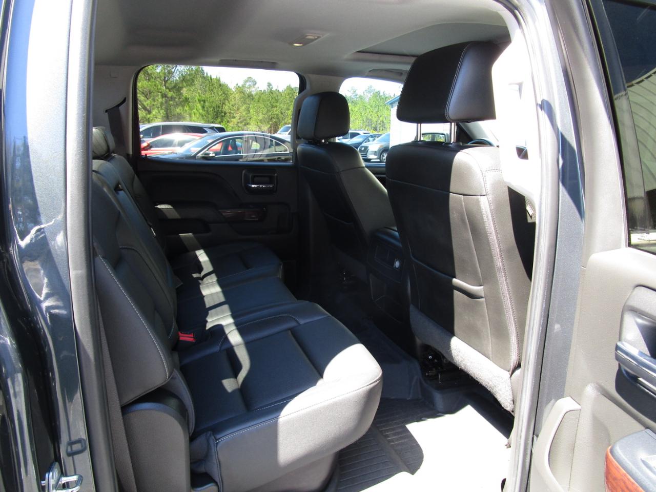 GMC Sierra 1500 4WD Crew Cab 143.5" SLT 2017