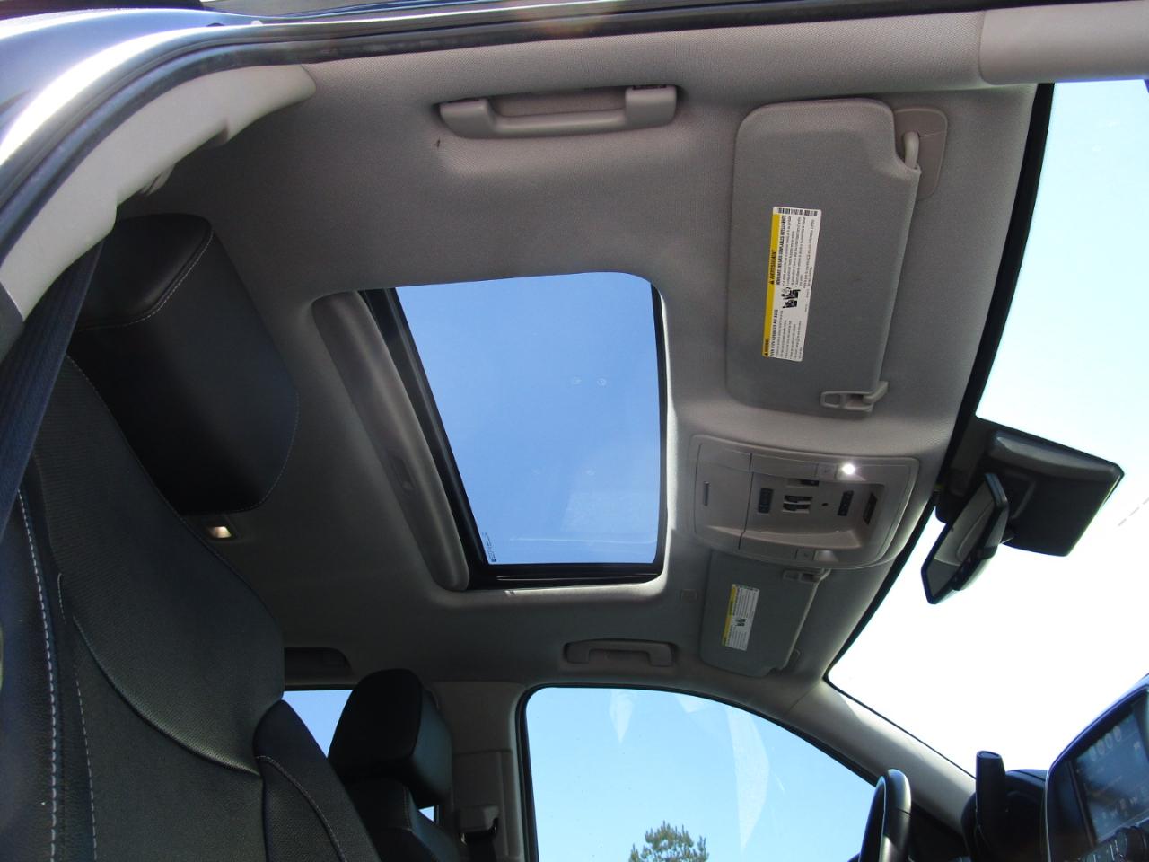 GMC Sierra 1500 4WD Crew Cab 143.5" SLT 2017